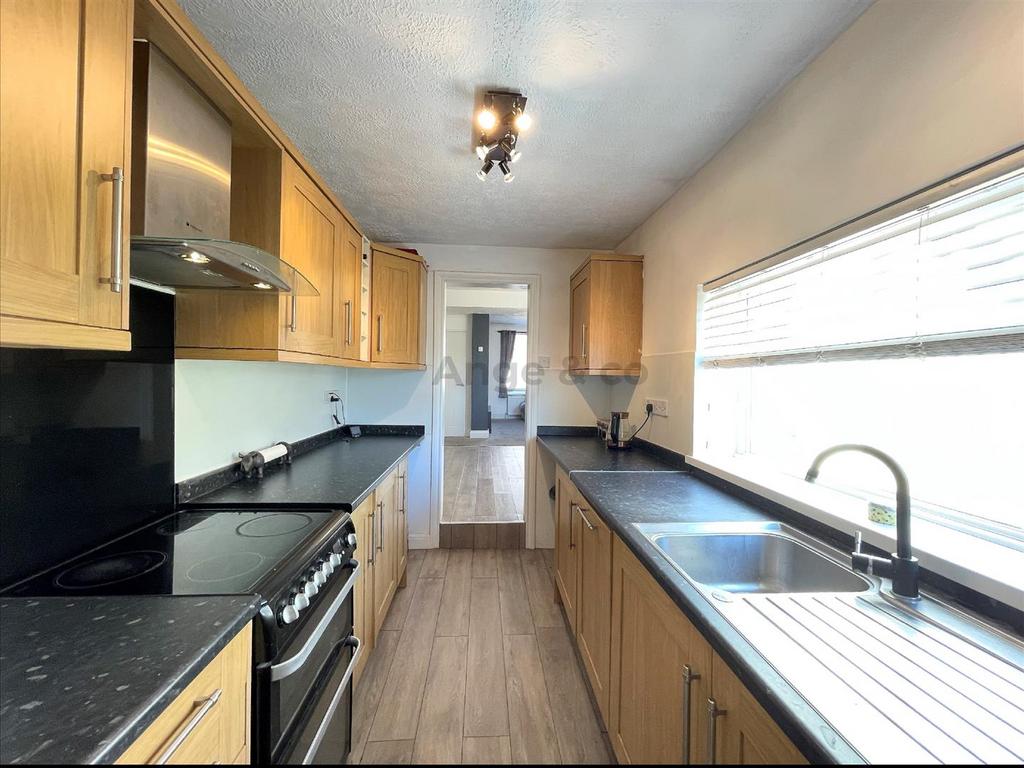 Maidstone Road, Lowestoft 2 bed terraced house for sale £165,000