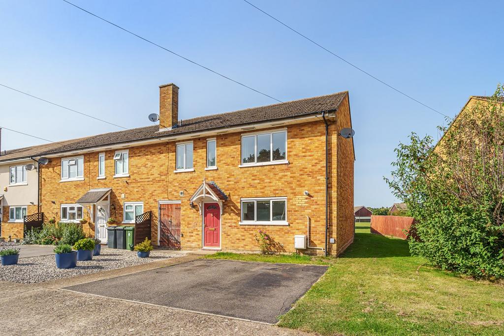 Hoover Place, Chicksands, SG17 3 bed end of terrace house for sale £