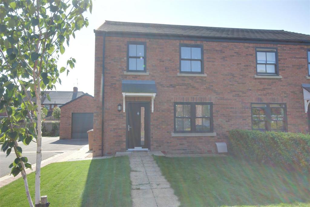 Bramble Close, Willerby 3 bed semidetached house for sale £265,000