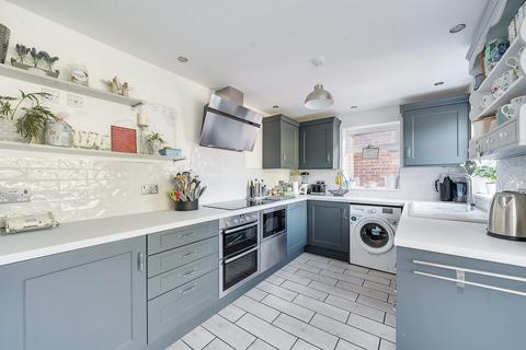 17 Mayfield Crescent, Lower Stondon, Henlow, SG16 6LE