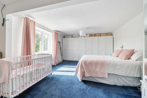 17 Mayfield Crescent, Lower Stondon, Henlow, SG16 6LE