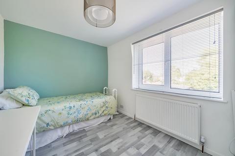 17 Mayfield Crescent, Lower Stondon, Henlow, SG16 6LE