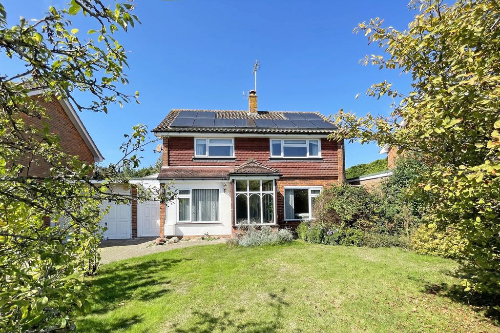 Leyfield, Albourne, West Sussex, BN6 9DA 3 bed detached house to rent £1,950 pcm (£450 pw)