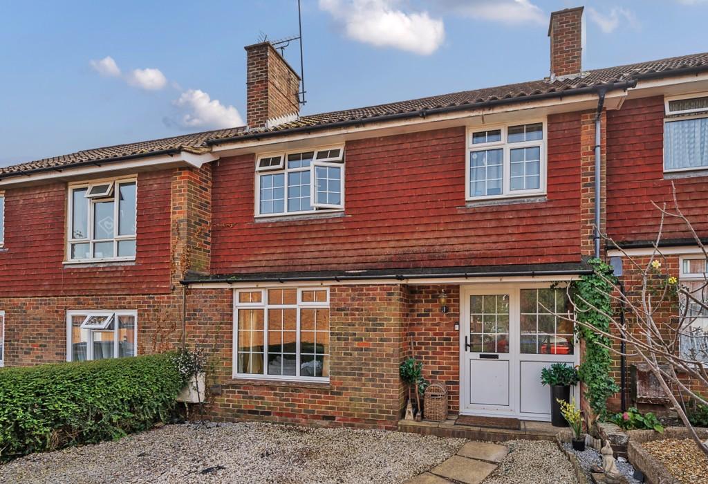 Stane Street Close, Codmore Hill, Pulborough, West Sussex 3 bed