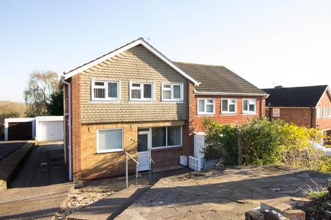 3 bedroom semi-detached house to rent, Carisbrooke Way, Penylan, Cardiff, CF23