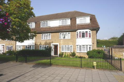 8, Bray Court North Parade, Chessington, KT9 1QN