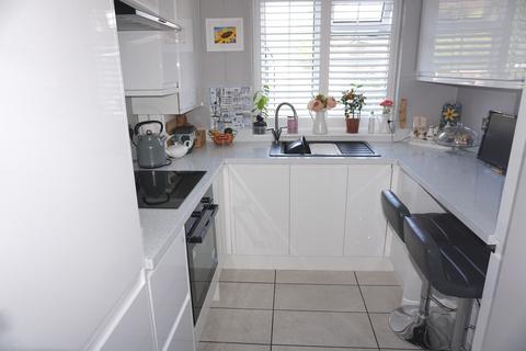 8, Bray Court North Parade, Chessington, KT9 1QN
