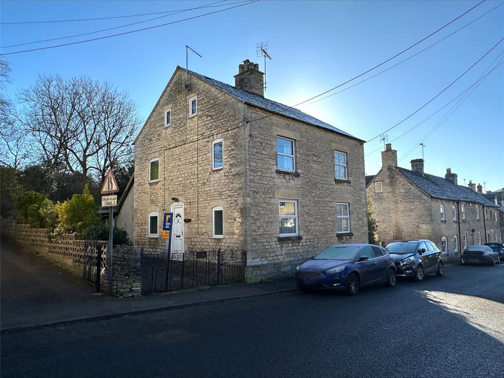 Butt Street, Minchinhampton, Stroud, Gloucestershire, GL6 4 bed semi