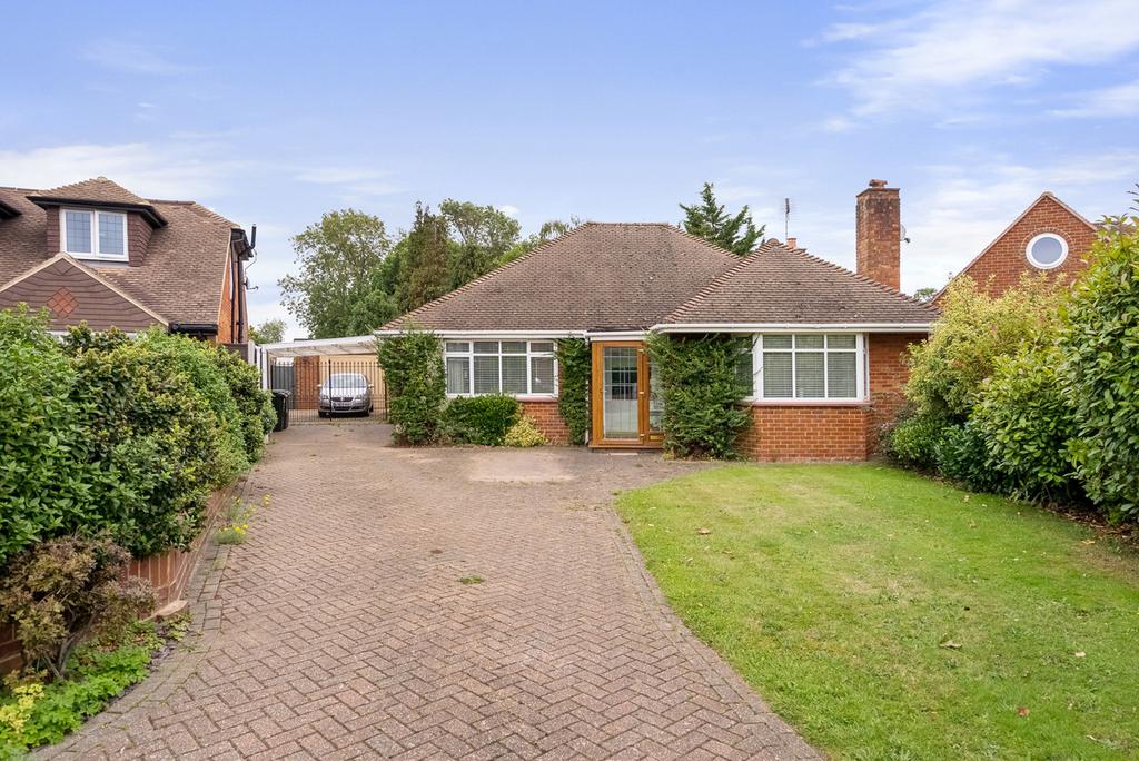 Dene Close, Dartford, DA2 2 bed detached bungalow for sale £825,000