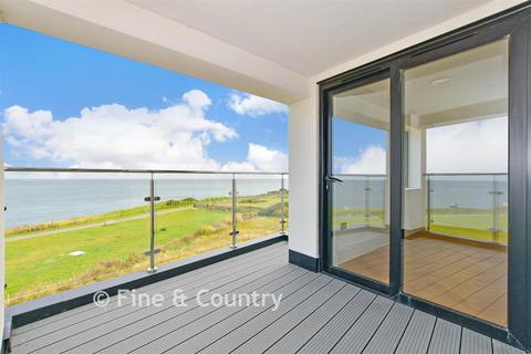 2 bedroom penthouse for sale, Ocean View, Fitzroy Avenue, Broadstairs, Kent