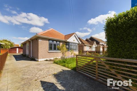 3 bedroom bungalow for sale, Coolgardie Road, Ashford, Surrey, TW15
