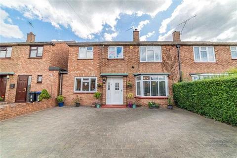 4 bedroom semi-detached house to rent, St Marys Road, Denham