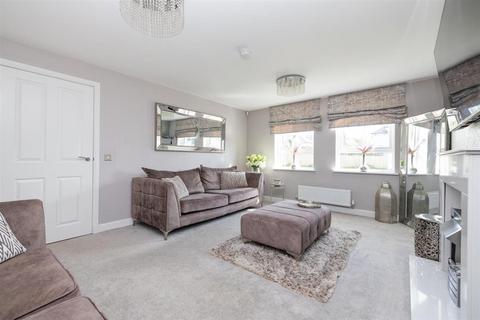 6 Barons Drive, Roslin, EH25 9AL