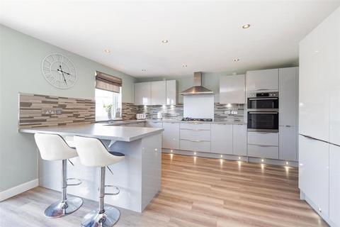6 Barons Drive, Roslin, EH25 9AL