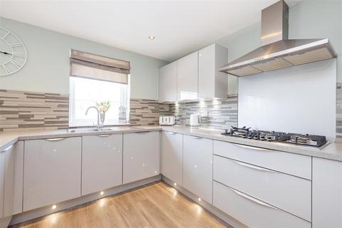 6 Barons Drive, Roslin, EH25 9AL