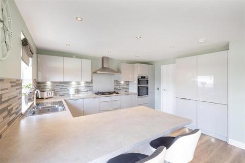 6 Barons Drive, Roslin, EH25 9AL