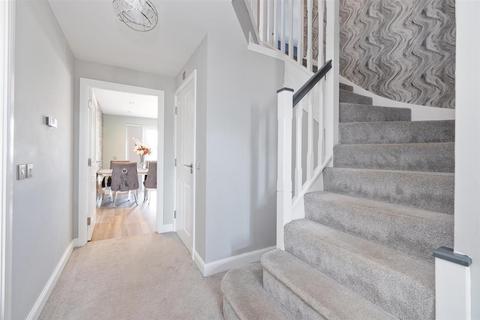 6 Barons Drive, Roslin, EH25 9AL