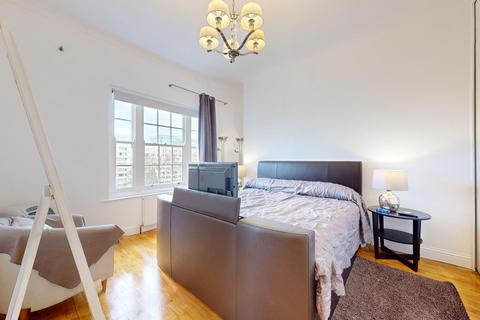2 bedroom flat to rent - Hyde Park Gardens