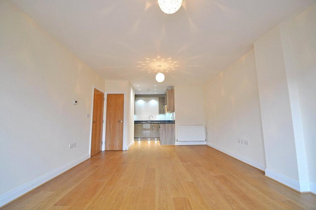 Heathland Court, 3 Grebe Way, Maidenhead, Berkshire, SL6 1 bed