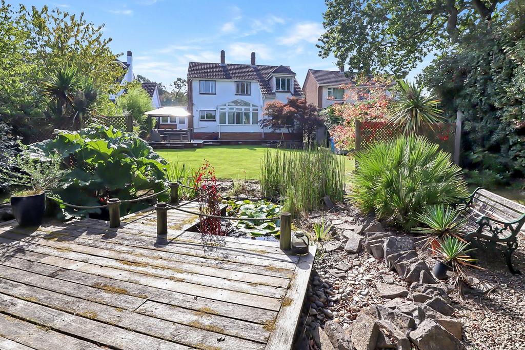 Upton Way, Broadstone, Dorset, BH18 4 bed detached house for sale £