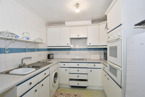 1 bedroom flat for sale, Queen Street, Arundel, West Sussex