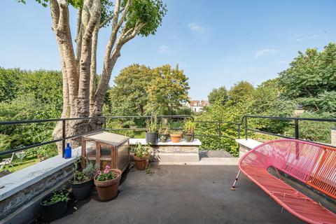 26b Harvard Road, London, W4 4EA
