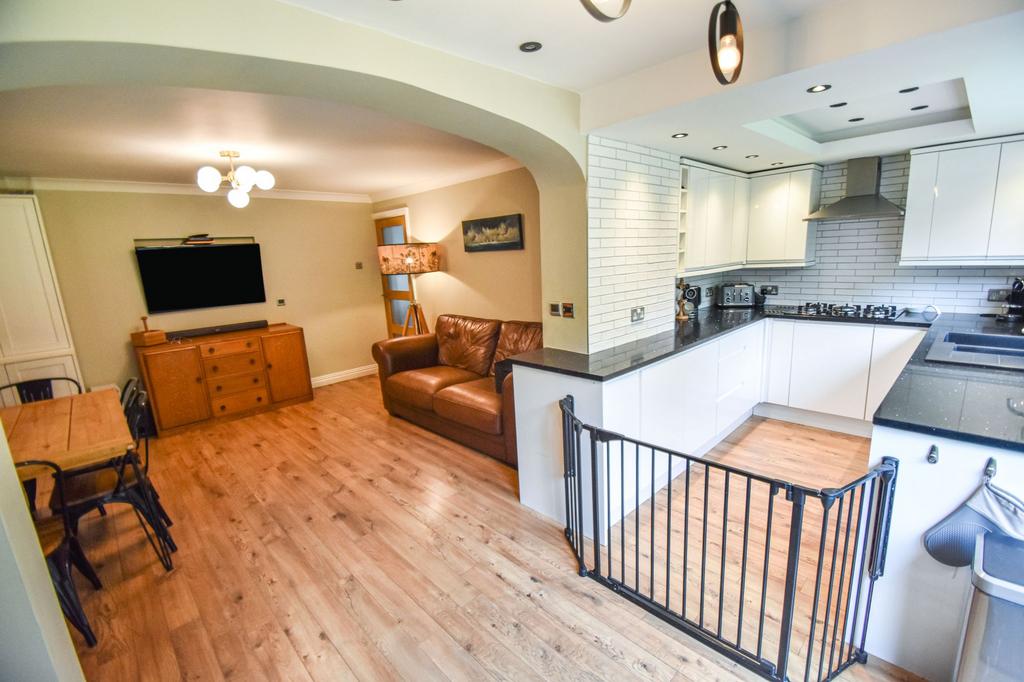 Kitchen/Dining Room/Lounge