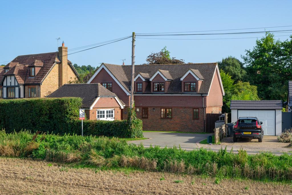 Willesborough, Ashford 4 bed detached house for sale £775,000