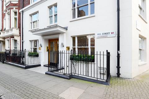 Studio to rent, Hill Street, Mayfair, London W1J