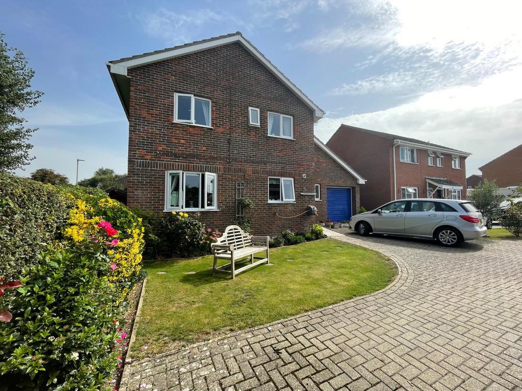 Grove Avenue, Weymouth 4 bed detached house £500,000