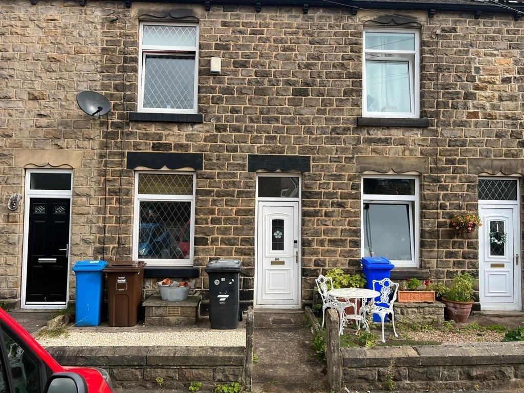Carr Road, Deepcar, S36 2NR Complete Chain 2 bed terraced house for