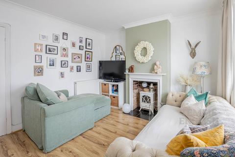32 Halstead Road, Colchester, CO3 9AE