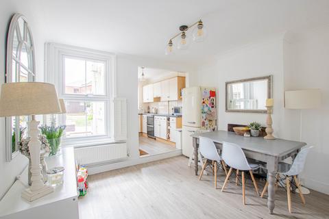 32 Halstead Road, Colchester, CO3 9AE
