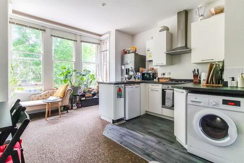 3 bedroom flat for sale - De Parys Avenue, Bedford, Bedfordshire, MK40 2TR