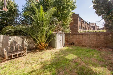6 Swaton Road, London, E3 4ET