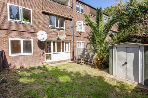 6 Swaton Road, London, E3 4ET