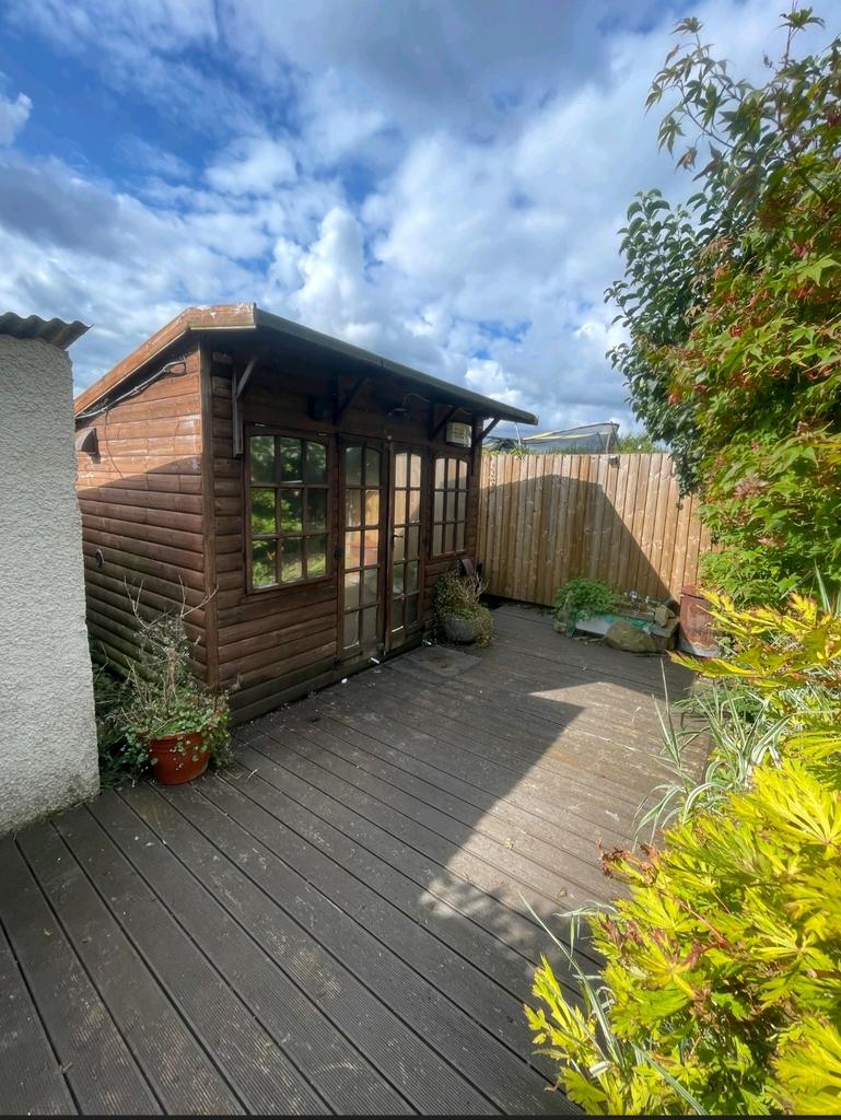 Summer house &amp; decking