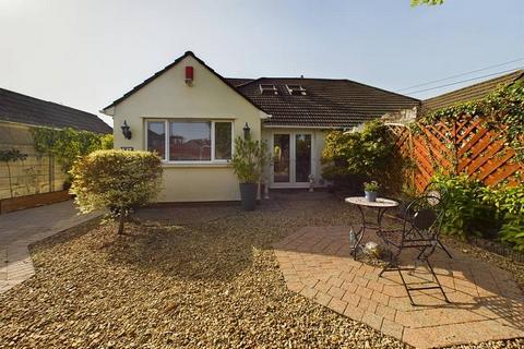 2 bedroom semi-detached bungalow for sale, Clos William, Rhiwbina, Cardiff . CF14