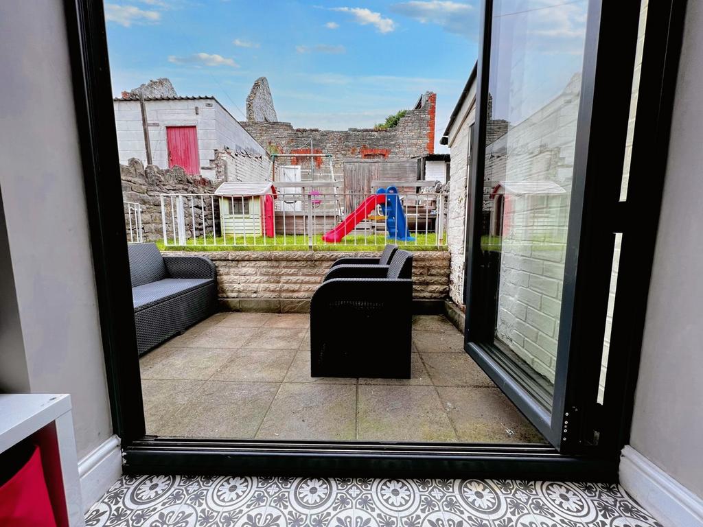 Broad Street, Barry, CF62 4 bed terraced house for sale £290,000