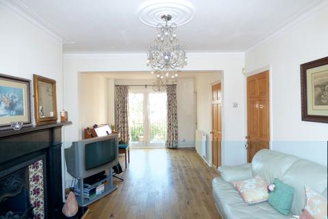 3 bedroom semi-detached house for sale, Highview Gardens, Upminster RM14