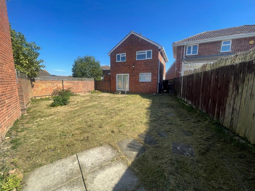 Owl End Walk, Yaxley, PE7 3 bed detached house for sale £255,000