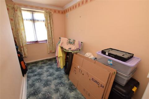 32 Crabtree Avenue, Romford, RM6 5EX