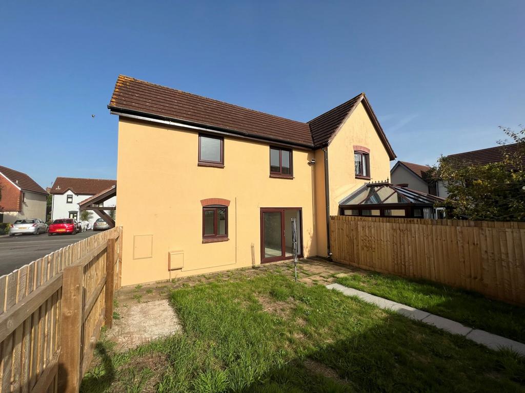 Heywood Drive, Starcross, EX6 2 bed semidetached house for sale £230,000