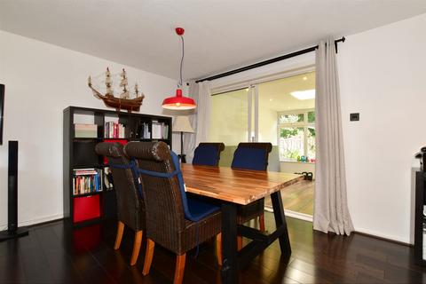 59 Argus Walk, Crawley, RH11 8BQ