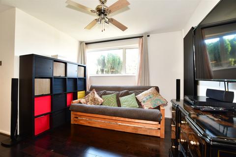 59 Argus Walk, Crawley, RH11 8BQ