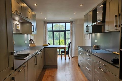 36 Brunel Quays, Lostwithiel, PL22 0JB