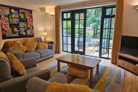 36 Brunel Quays, Lostwithiel, PL22 0JB
