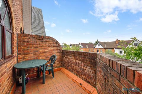 Flat E, Falcon Court Woodside Grange Road, London, N12 8SP