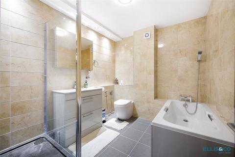 Flat E, Falcon Court Woodside Grange Road, London, N12 8SP