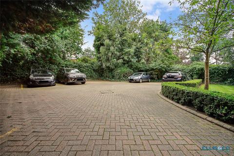 Flat E, Falcon Court Woodside Grange Road, London, N12 8SP